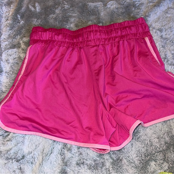 Pink Reebok Running Shorts w/ Pockets Size Medium - Picture 2 of 9